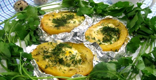 Картофель запеченный с перепелиными яйцами