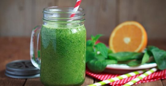 Зеленый смузи с мятой