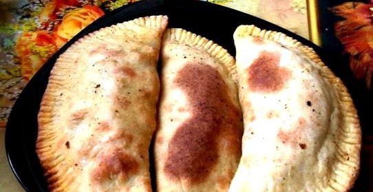 Печеные чебуреки в духовке