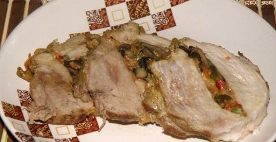 Рулет из мяса в духовке