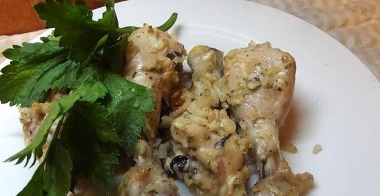 Куриные голени в луково-сметанном маринаде
