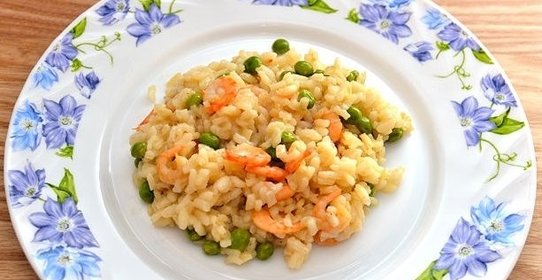 Ризотто с креветками и горошком
