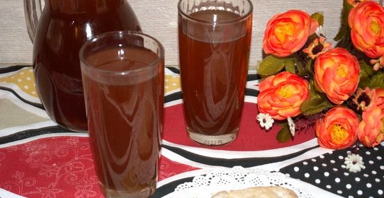 Компот из чернослива и яблок