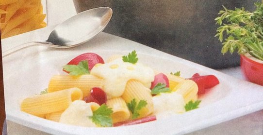 Паста с сыром, свеклой и трюфельным маслом