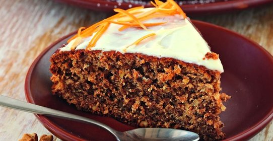 Пирог с хурмой и сырной глазурью