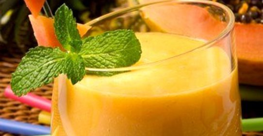 Смузи с папайей и персиками