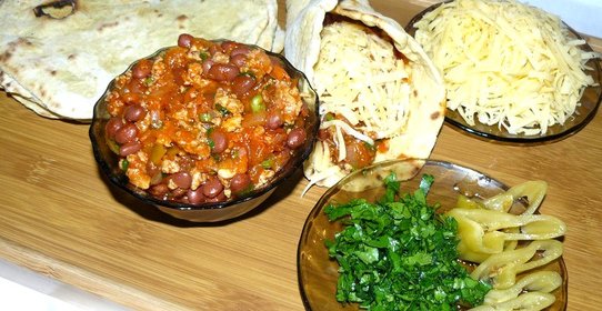 Тортилья с мясным фаршем и фасолью