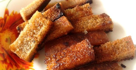 Ржаные сухарики с чесноком