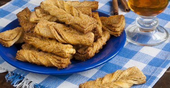 Сахарное печенье с корицей