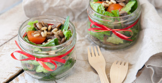 Салат с грибами и ароматным маслом