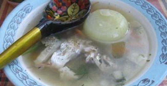 Уха из щуки с пшеном и водкой