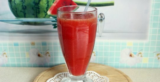 Пряный томатно -сельдереевый сок