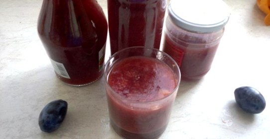 Кисель из слив с корицей и айвовым сиропом