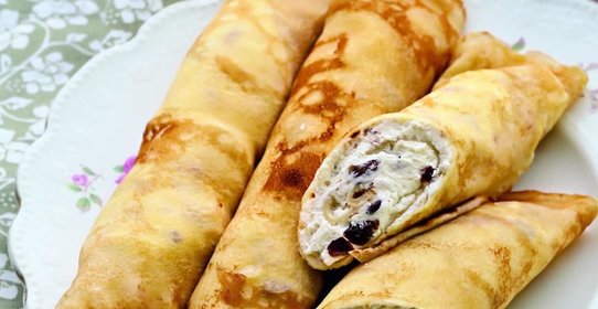 Налистники с творогом и изюмом