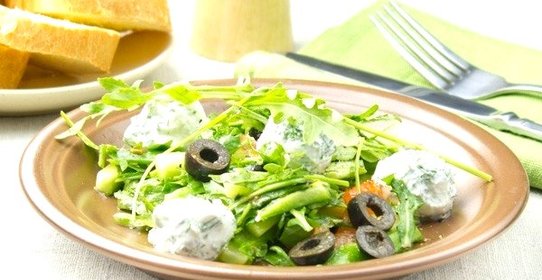 Овощной салат с сыром Фета