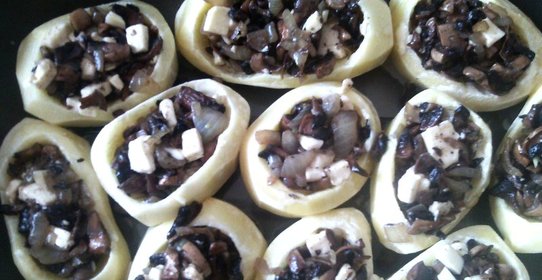 Картофельные лодочки с грибами