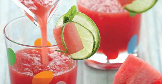 Коктейль из арбуза и лайма