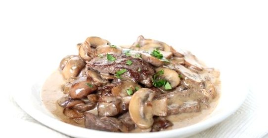 Бефстроганов со сметаной