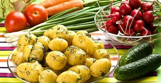 Молодой картофель в травах