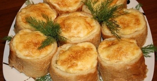 Хлебные «гнездышки» с рыбой