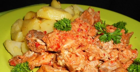 Свинина в аджике