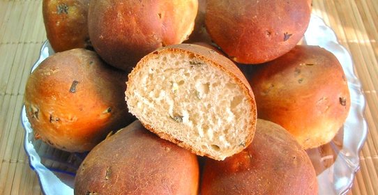 Булочки с луком и чесноком