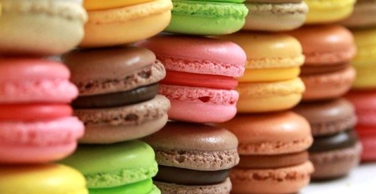 Пирожные макароны