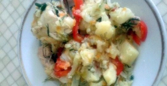 Капуста тушенная с картошкой и курицей в казане