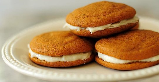 Тыквенные пирожные со сливочной начинкой