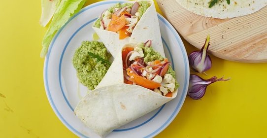 Авокадо и овощи, маринованные в остром цитрусовом маринаде