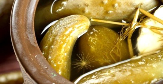 Соленые огурцы с уксусом