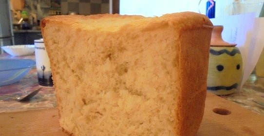Мягкий белый хлеб в хлебопечке