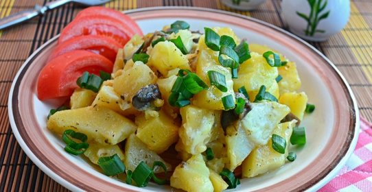 Картофель с грибами и сыром сулугуни в мультиварке