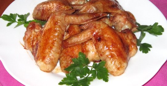 Куриные крылышки в маринаде с соевым соусом