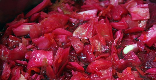 Капуста маринованная со свёклой