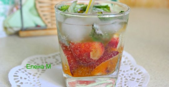 Безалкогольный нектариновый мохито