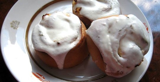 Ватрушки с творогом в сметанной заливке