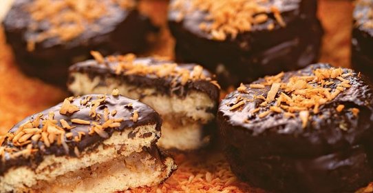 Бисквитные пирожные с грушами