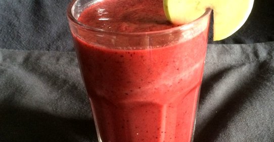 Смузи с черноплодной рябиной