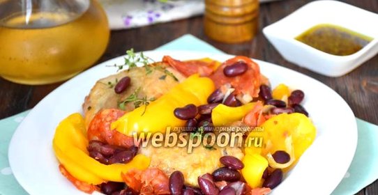 Курица с красной фасолью и пикантной салями