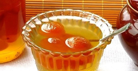 Варенье из абрикосов с косточками
