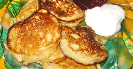 Оладьи на кефире с яблоками