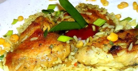 Куриные крылышки с рисом