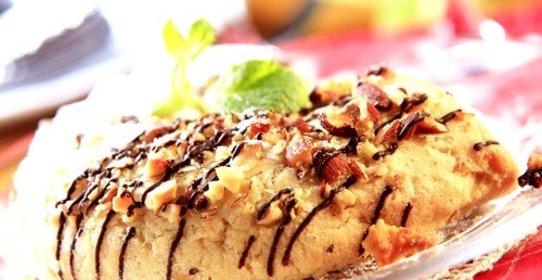 Миндальные пирожные с карамелью