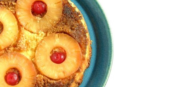 Торт безе с ананасами в карамели