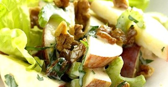 Салат с яблоком и сыром