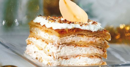 Торт Наполеон с сыром и грушами