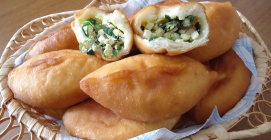 Пирожки с луком и яйцом