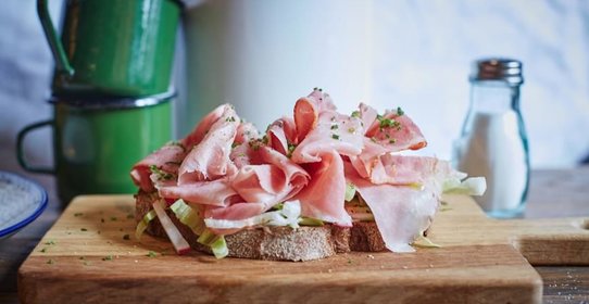 Брускетта с тамбовским окороком
