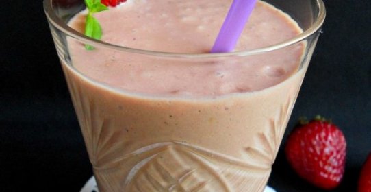 Напиток клубнично-шоколадный на молоке